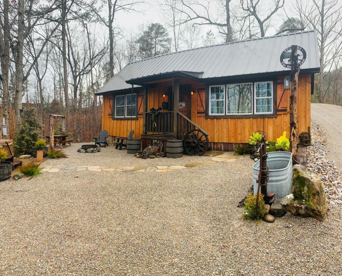 Fox Pass Cabins Bed and Breakfast Hot Springs Eksteriør billede