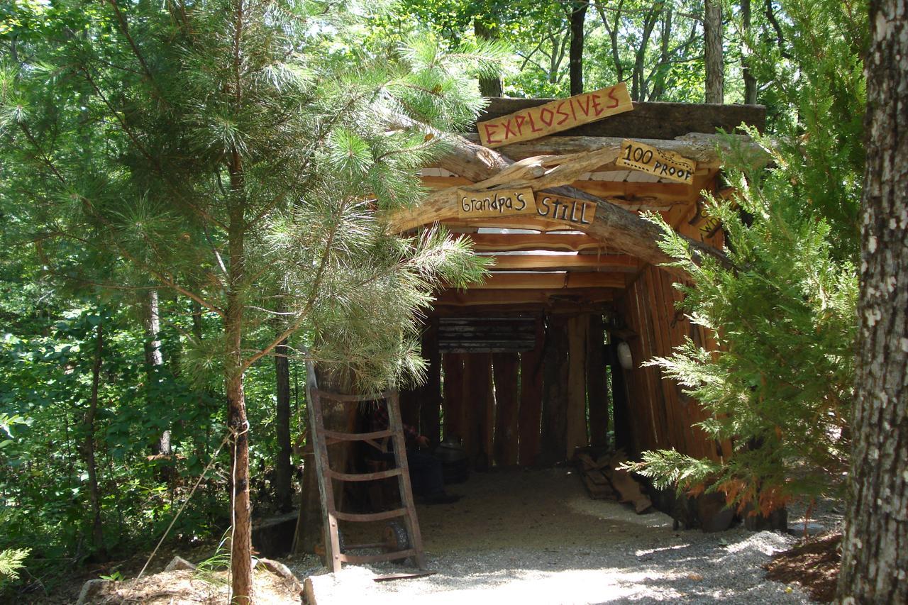 Fox Pass Cabins Bed and Breakfast Hot Springs Eksteriør billede